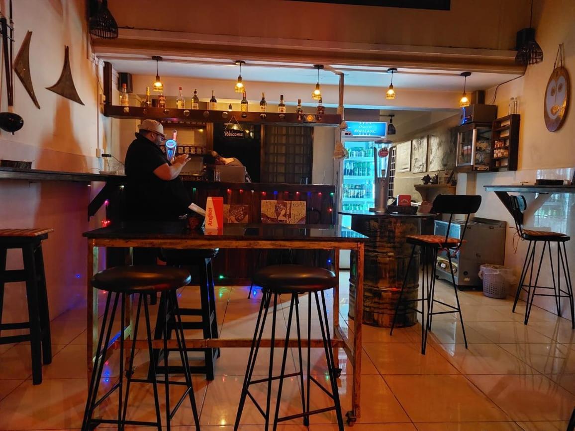 Peri Evi Hostel Phnom Penh Bassac Lane Dış mekan fotoğraf