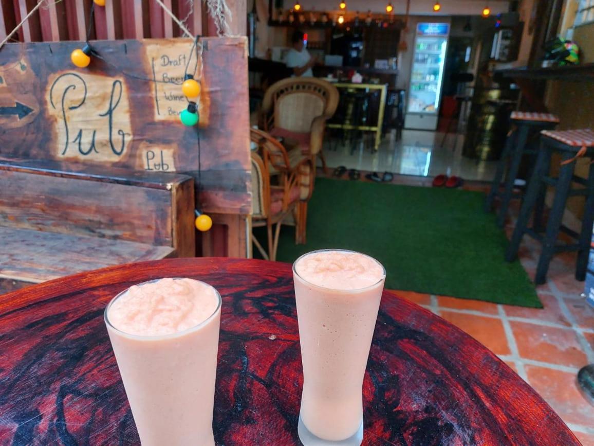 Peri Evi Hostel Phnom Penh Bassac Lane Dış mekan fotoğraf