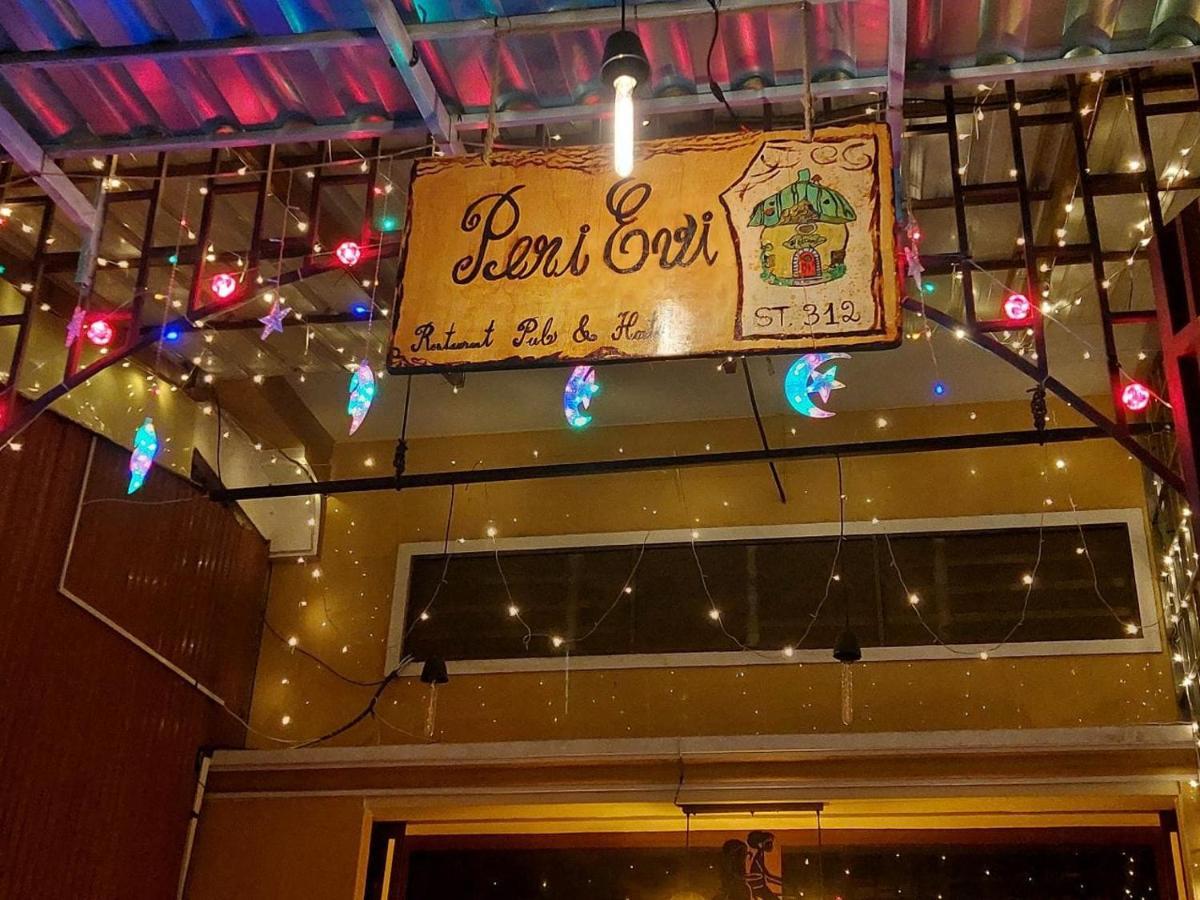 Peri Evi Hostel Phnom Penh Bassac Lane Dış mekan fotoğraf