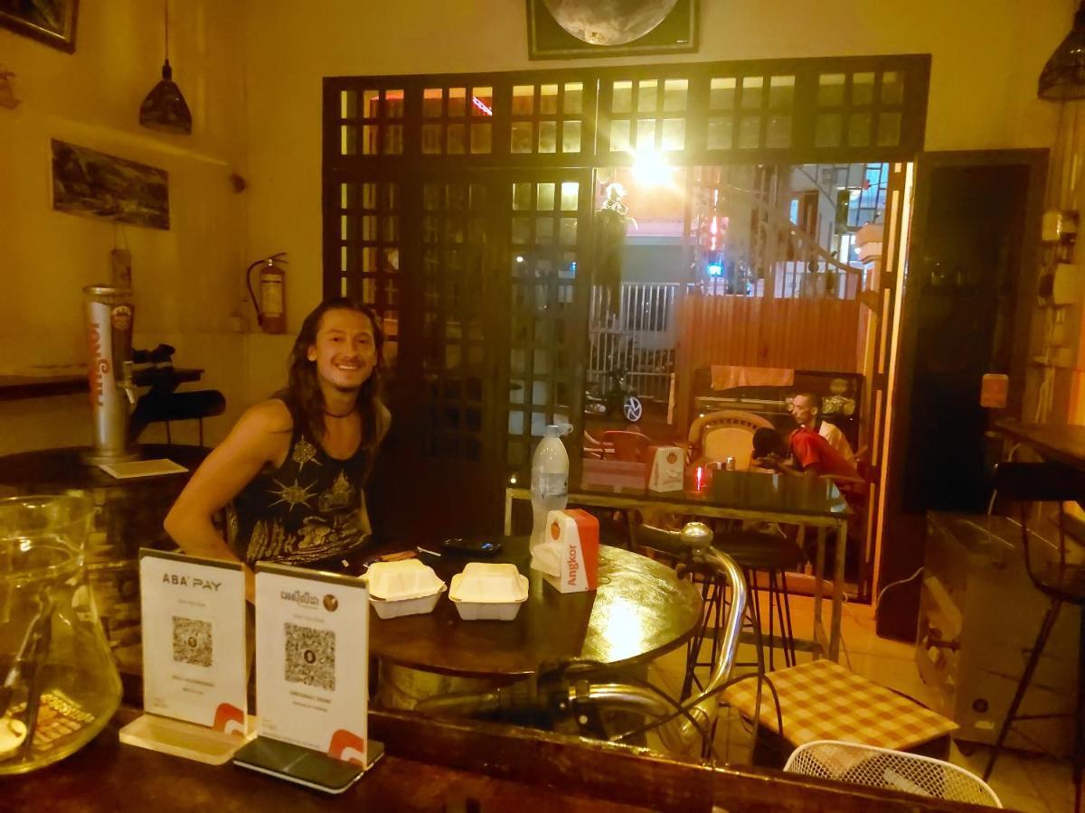 Peri Evi Hostel Phnom Penh Bassac Lane Dış mekan fotoğraf